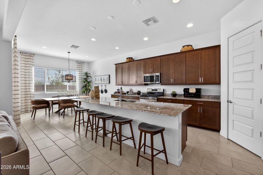 21_6x7a2063 21_6x7a2063