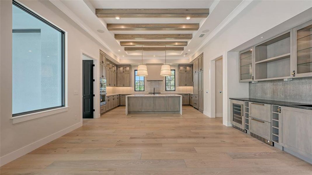Spacious, unfurnished interior of a new home in , Longboat Key (Image 60).