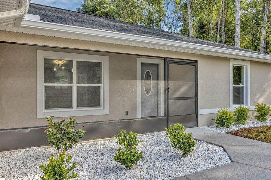 Exterior details and patio area of a home in , Belleview (Image 2).