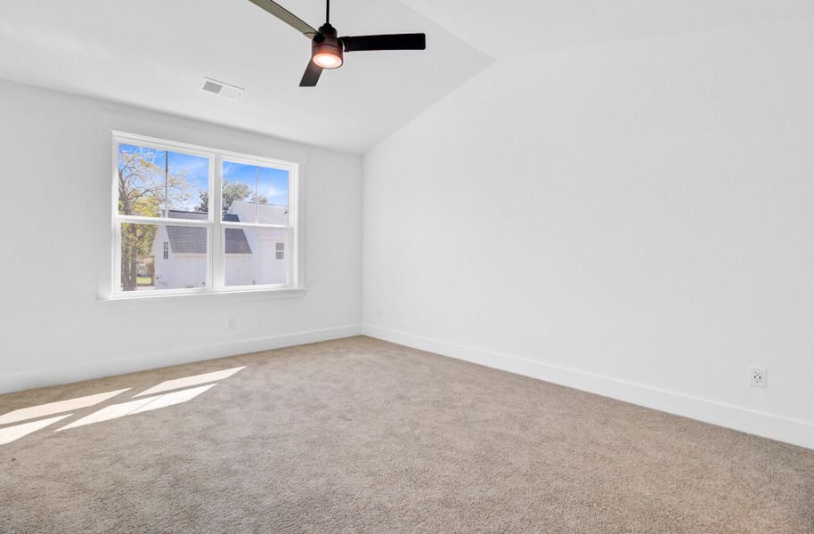 Spacious, unfurnished interior of a new home in , Charleston (Image 28).