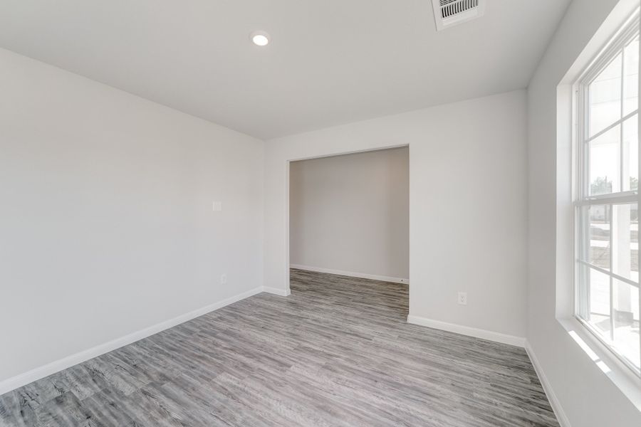 Spacious, unfurnished interior of a new home in Canal Walk, Roanoke Rapids (Image 17).