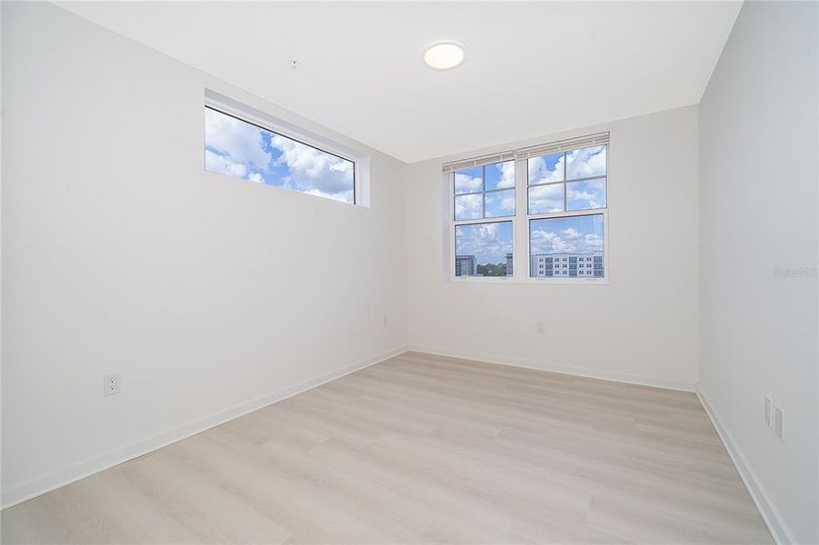 Spacious, unfurnished interior of a new home in , Orlando (Image 32).