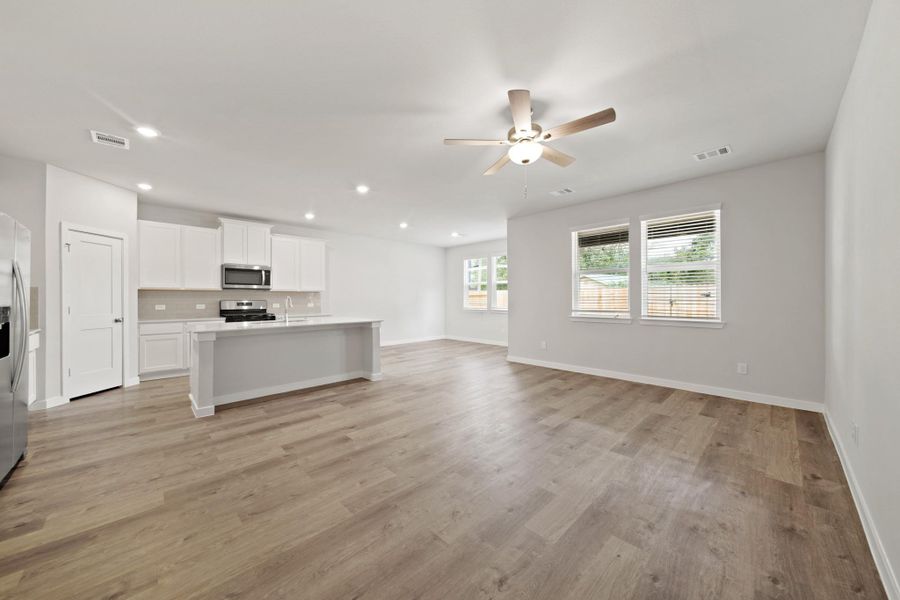 Spacious, unfurnished interior of a new home in Russell Ranch, Bay City (Image 15). Spacious, unfurnished interior of a new home in Russell Ranch, Bay City (Image 15).
