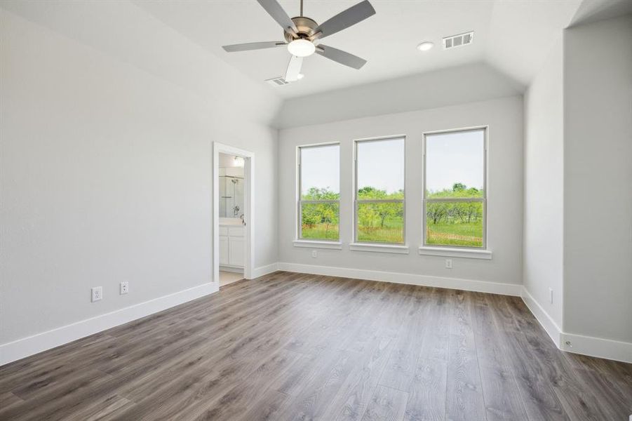 Spacious, unfurnished interior of a new home in Ellis Ranch Estates, Waxahachie (Image 28).
