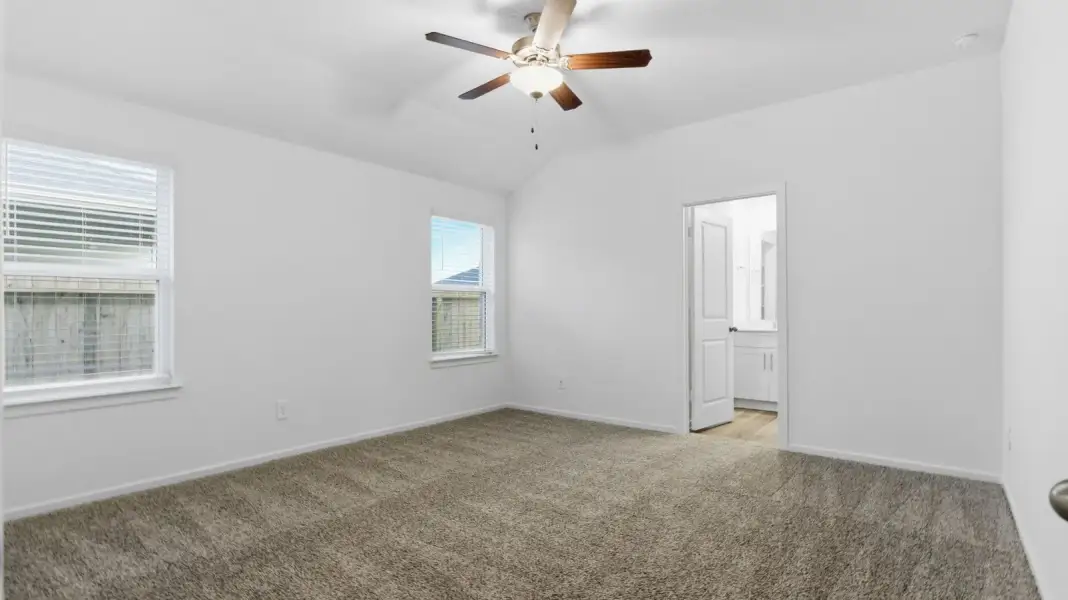 Spacious, unfurnished interior of a new home in August Trails, Needville (Image 12).