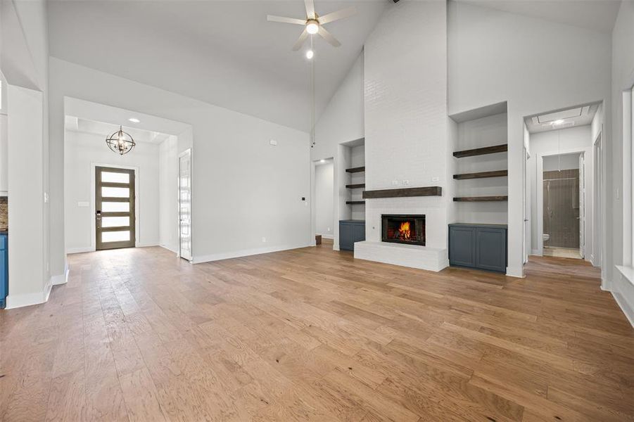 Spacious, unfurnished interior of a new home in Waterfall Ranch - 1 Acre Lots, Waxahachie (Image 19).