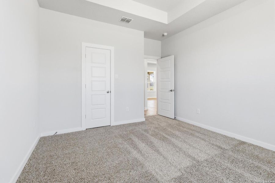 Spacious, unfurnished interior of a new home in Lonesome Dove, San Antonio (Image 27).