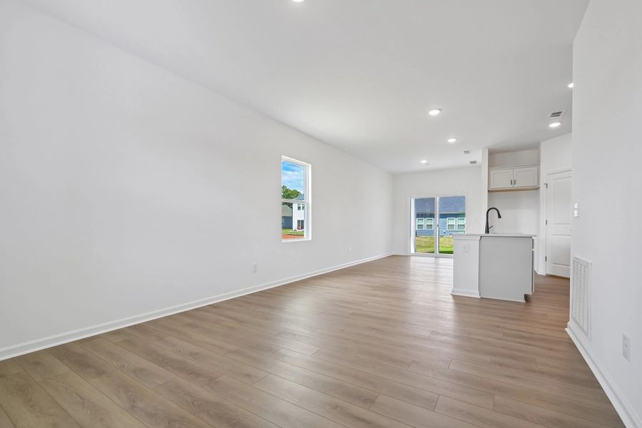 Representative images and renderings are for illustrative purposes. Actual structural options and design finishes of home may vary