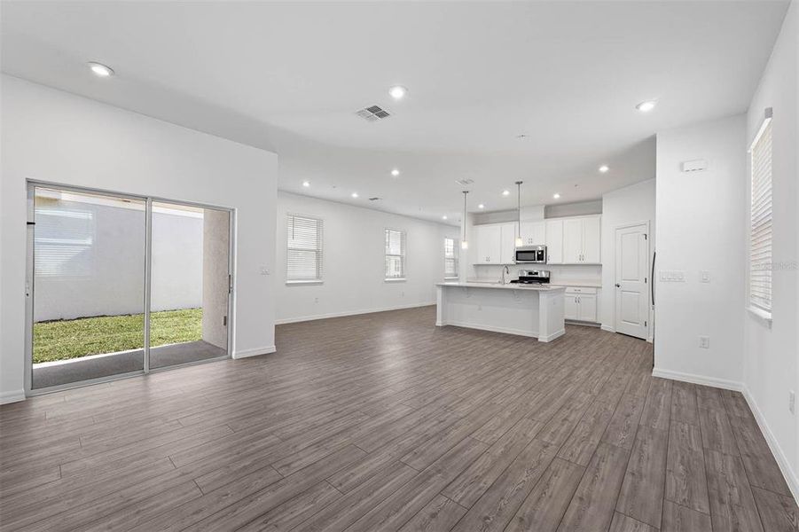 Spacious, unfurnished interior of a new home in Brack Ranch, St. Cloud (Image 40).