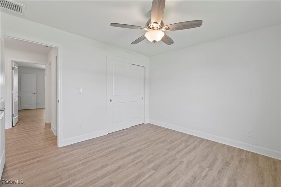 Spacious, unfurnished interior of a new home in Cape Coral, Cape Coral (Image 27).