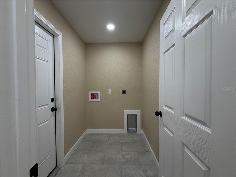 Spacious, unfurnished interior of a new home in , Belleview (Image 21).