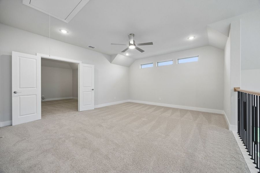 Spacious, unfurnished interior of a new home in Painted Tree Lakeside, McKinney (Image 28).