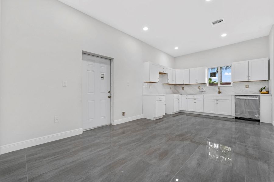 Image 21 of a home in .