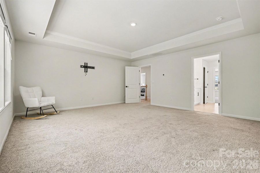 Spacious, unfurnished interior of a new home in Falls Cove, Troutman (Image 22).