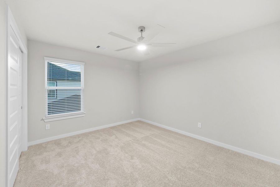 Spacious, unfurnished interior of a new home in Briarwood Crossing, Rosenberg (Image 33).