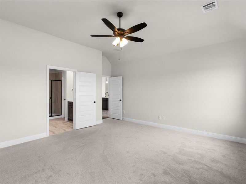 Spacious, unfurnished interior of a new home in , Waxahachie (Image 19).