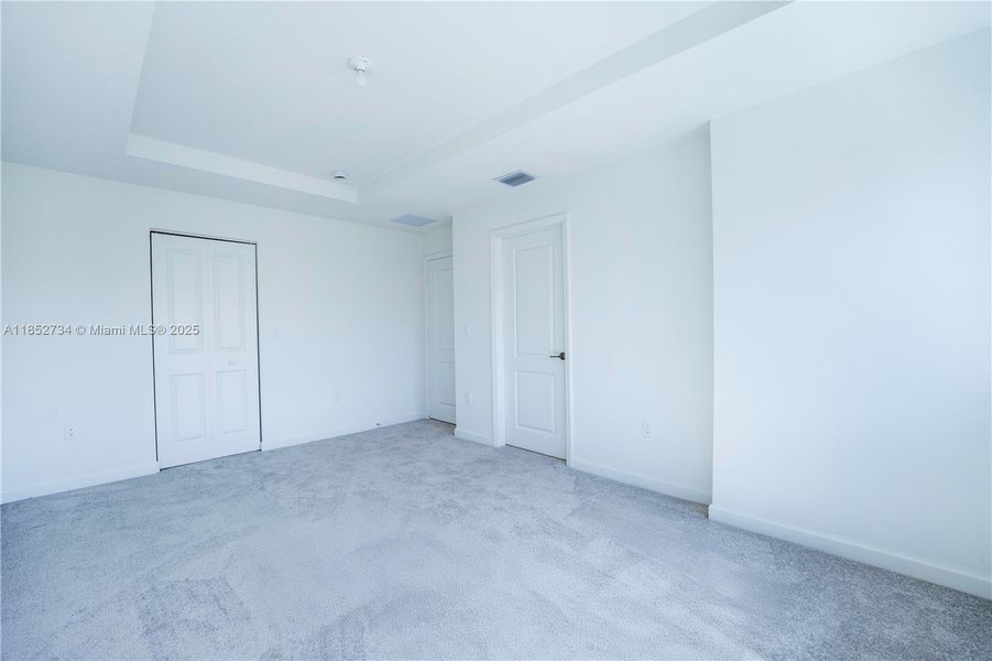 Spacious, unfurnished interior of a new home in , Pembroke Park (Image 19).