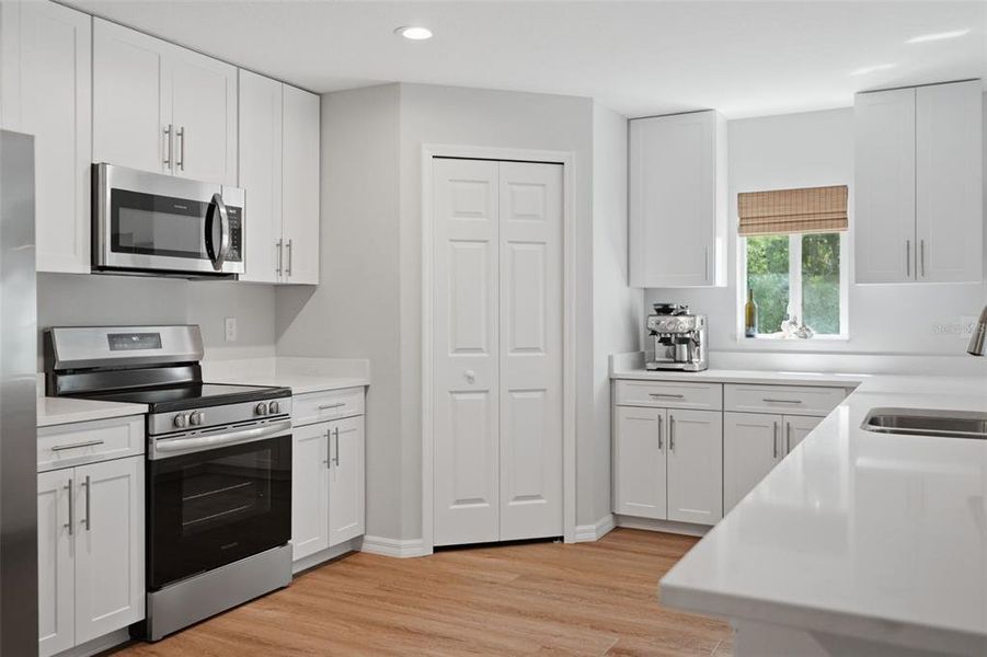 Furnished interior view inside a new home in , Spring Hill (Image 11).