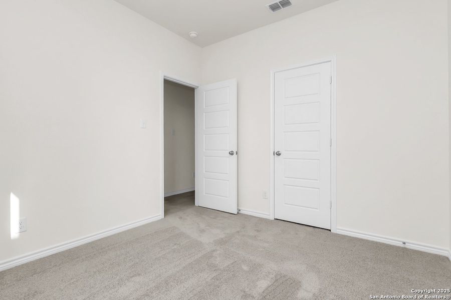 Spacious, unfurnished interior of a new home in Medina Crossing, Von Ormy (Image 10).