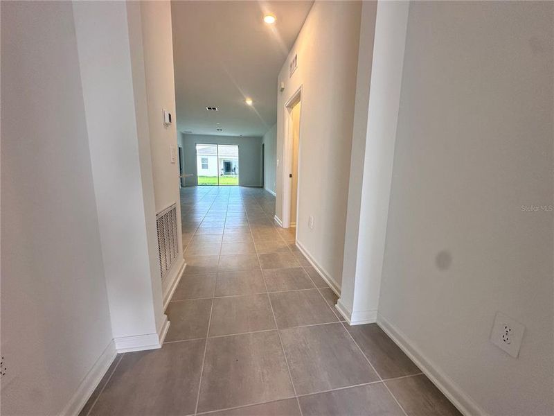 Spacious, unfurnished interior of a new home in Bridgewalk, St. Cloud (Image 13).