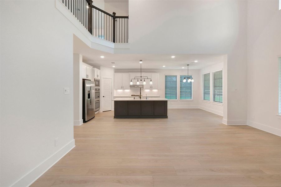 Spacious, unfurnished interior of a new home in Lone Star Landing, Montgomery (Image 36).