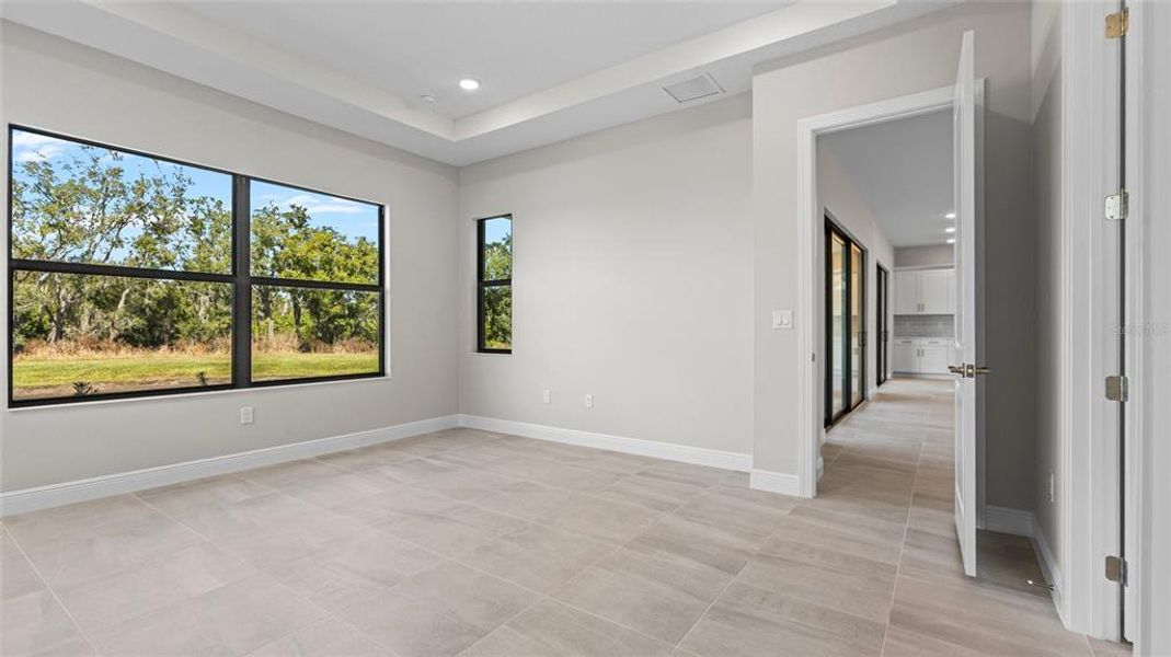 Spacious, unfurnished interior of a new home in Cresswind Lakewood Ranch, Lakewood Ranch (Image 24).