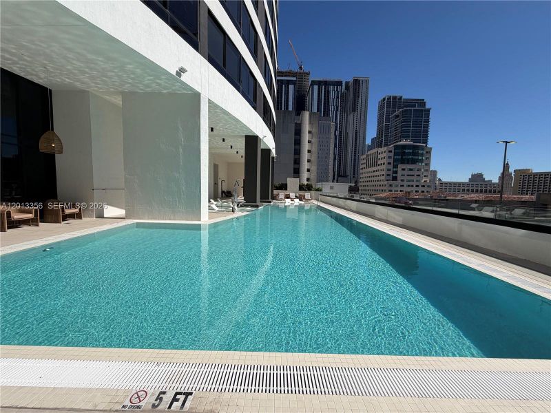 Condo located in Miami, FL showcasing its design and architecture (Image 3).