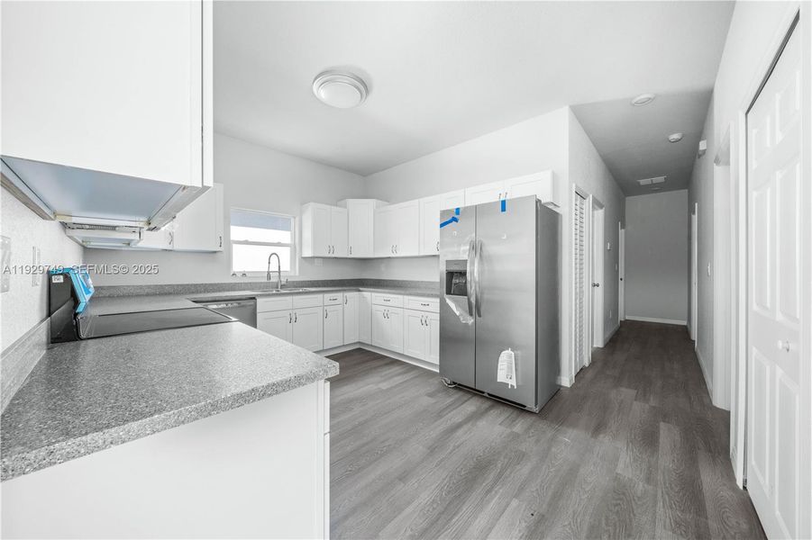 Furnished interior view inside a new home in , Sebring (Image 4).