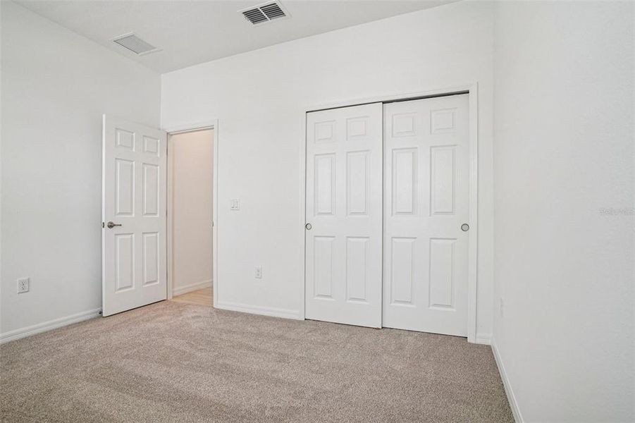 Spacious, unfurnished interior of a new home in Oakview, Apopka (Image 28).