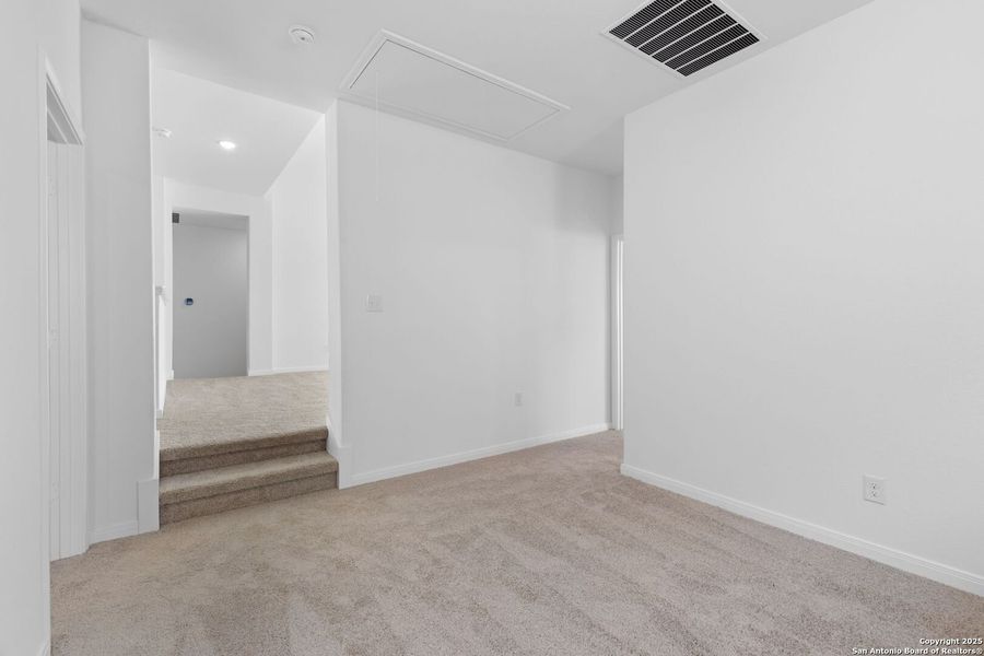 Spacious, unfurnished interior of a new home in Ladera, San Antonio (Image 20). Spacious, unfurnished interior of a new home in Ladera, San Antonio (Image 20).