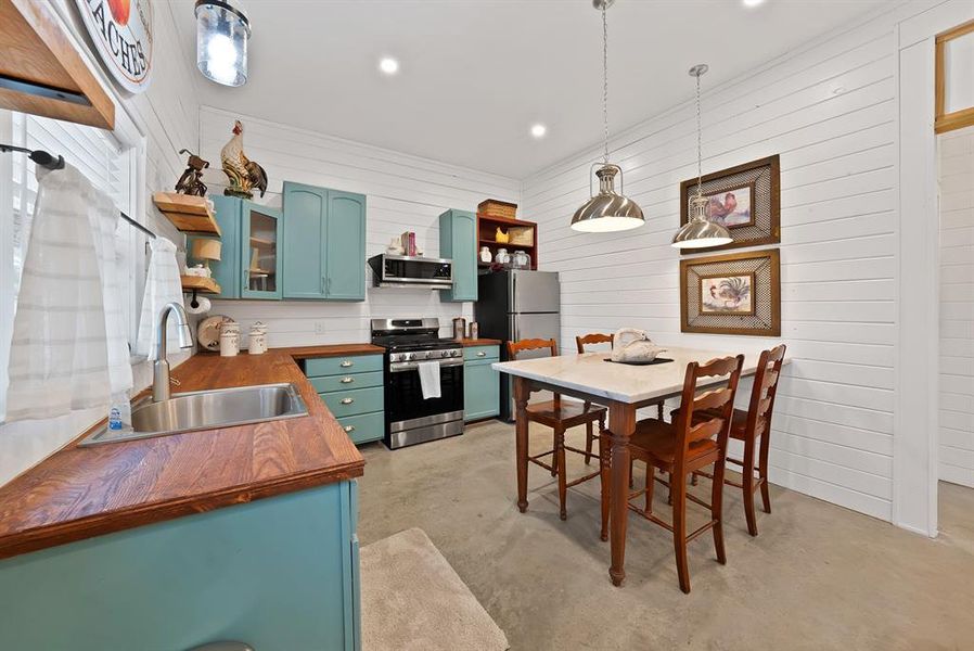 Furnished interior view inside a new home in , Springtown (Image 10).