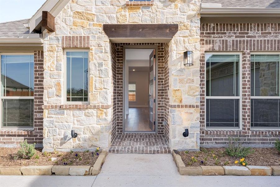 Exterior details and patio area of a home in Timberbrook, Justin (Image 20).