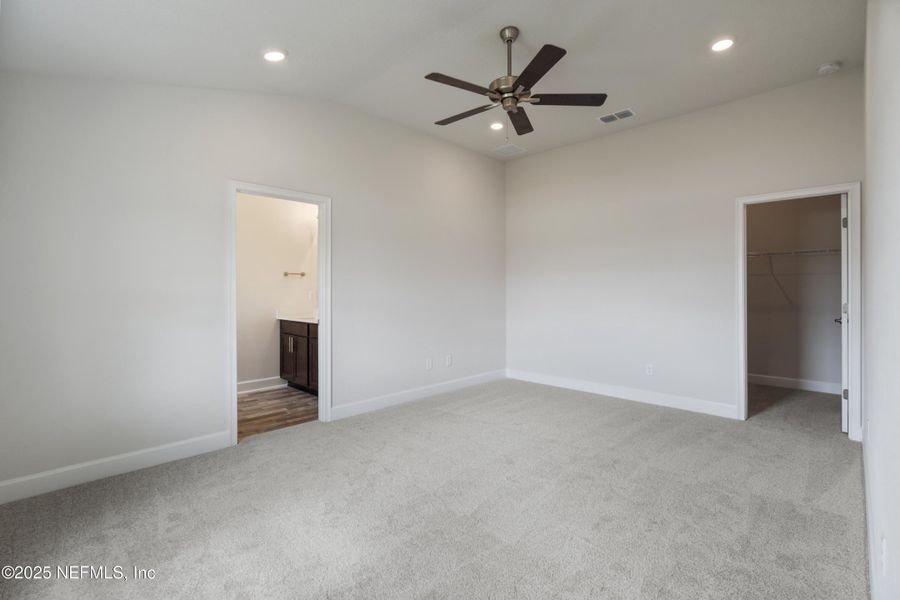 Spacious, unfurnished interior of a new home in Shadow Crest at Rolling Hills, Green Cove Springs (Image 15).