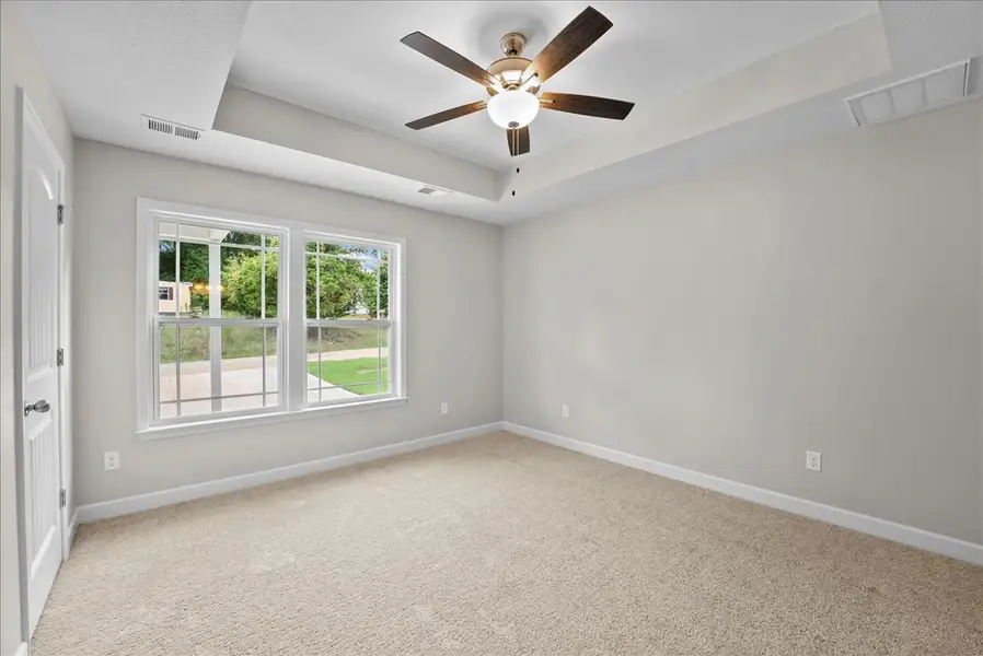 Representative unfurnished interior of a home built from the Lyman by Enchanted Homes in Lonesome Dove, San Antonio (Image 25).