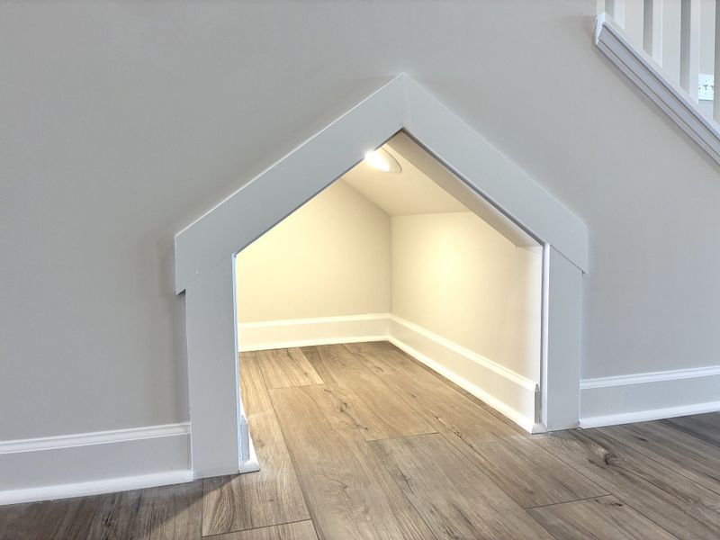 Spacious, unfurnished interior of a new home in Holly Ridge, Greenville (Image 11).