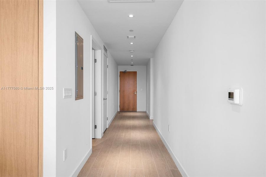 Spacious, unfurnished interior of a new home in Five Park, Miami Beach (Image 16).