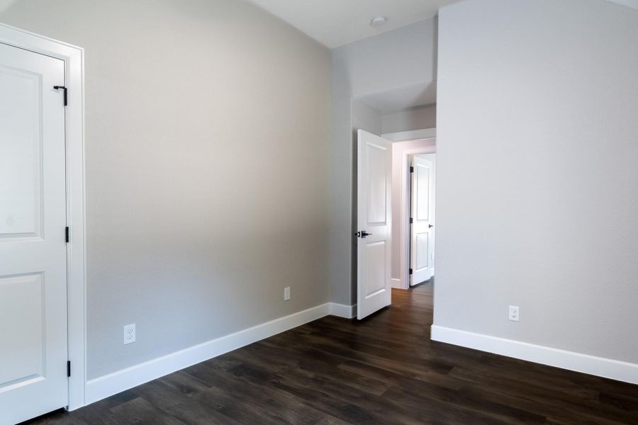 Spacious, unfurnished interior of a new home in , Huntsville (Image 21).