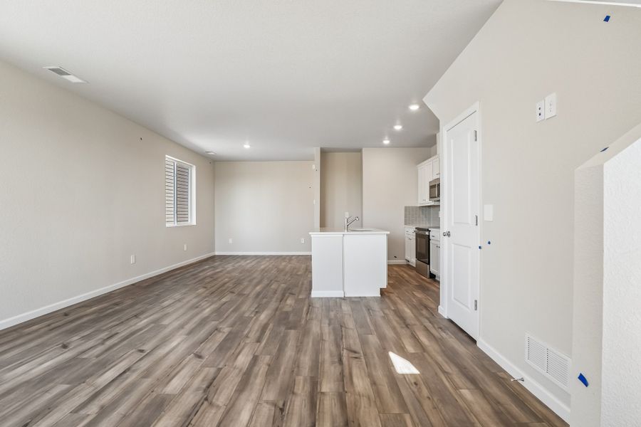 Spacious, unfurnished interior of a new home in Pintail Commons at Johnstown Village, Johnstown (Image 11).