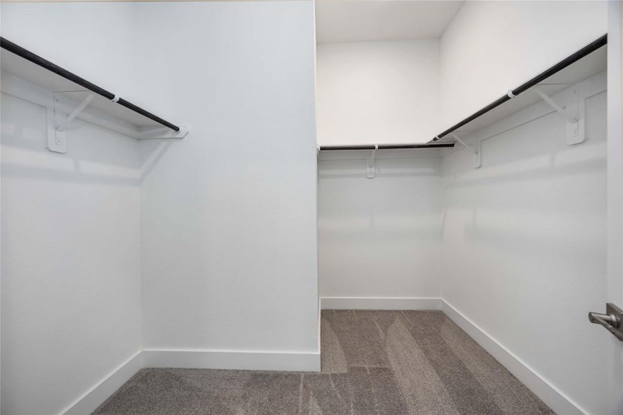 Spacious, unfurnished interior of a new home in , Houston (Image 16).