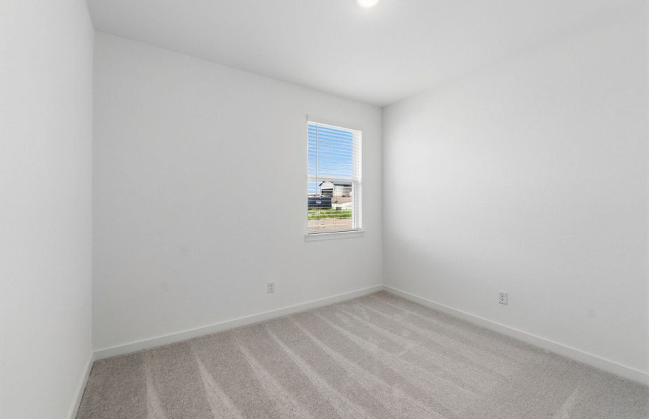 Spacious, unfurnished interior of a new home in Crosswinds, Kyle (Image 24).