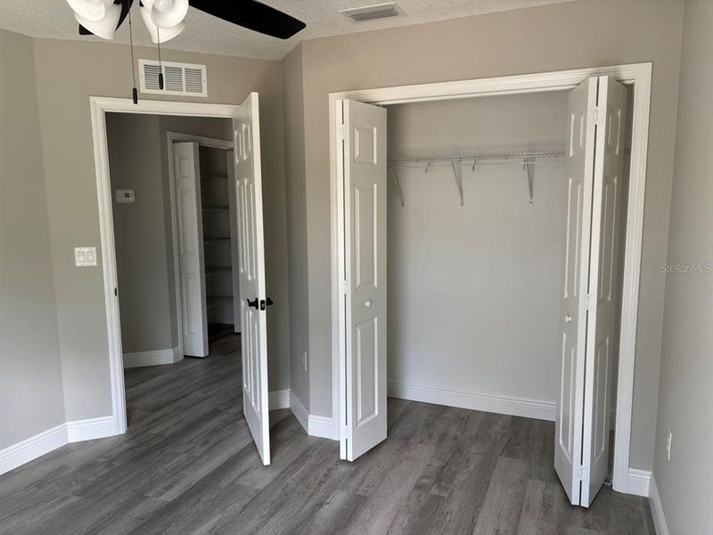 Spacious, unfurnished interior of a new home in , Dunnellon (Image 27).