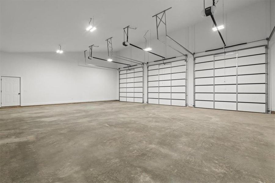 Spacious, unfurnished interior of a new home in , Waco (Image 20). Spacious, unfurnished interior of a new home in , Waco (Image 20).