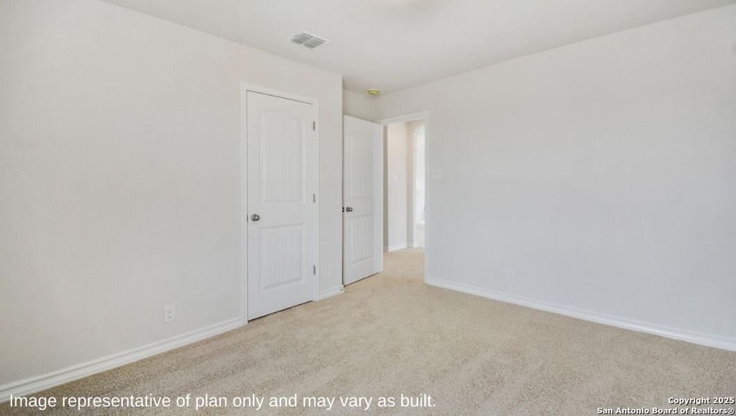 Spacious, unfurnished interior of a new home in The Canyons at Amhurst, San Antonio (Image 14).