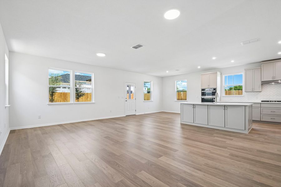 Spacious, unfurnished interior of a new home in Foxfield, Austin (Image 12). Spacious, unfurnished interior of a new home in Foxfield, Austin (Image 12).