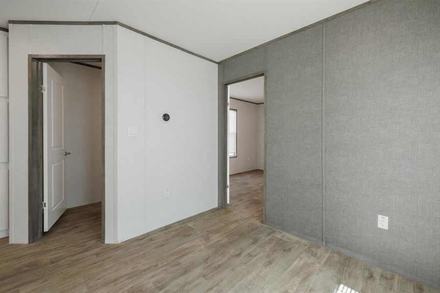 Spacious, unfurnished interior of a new home in , Hawley (Image 24).
