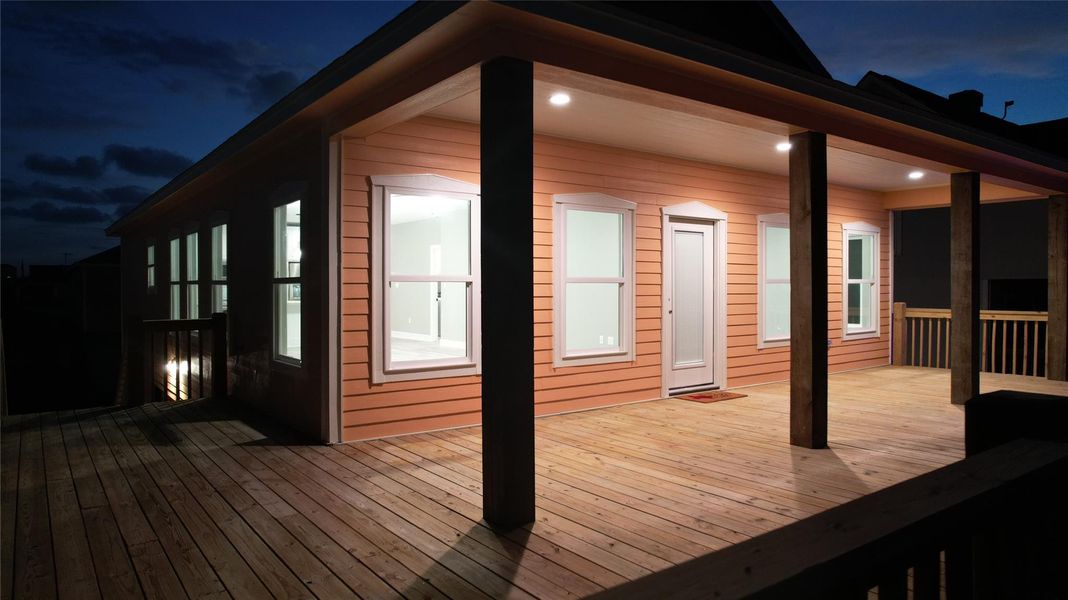 Exterior details and patio area of a home in , Bolivar Peninsula (Image 28).