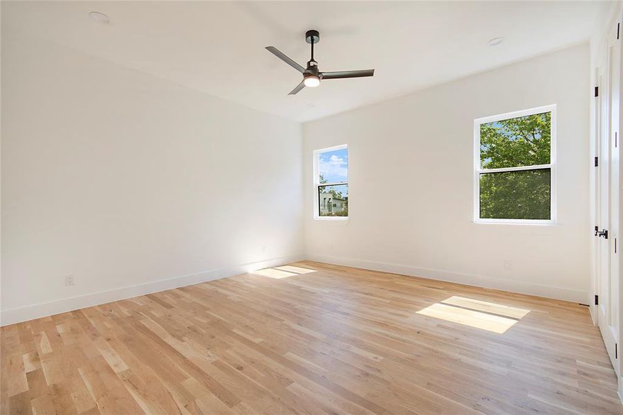 Spacious, unfurnished interior of a new home in , Dallas (Image 27).