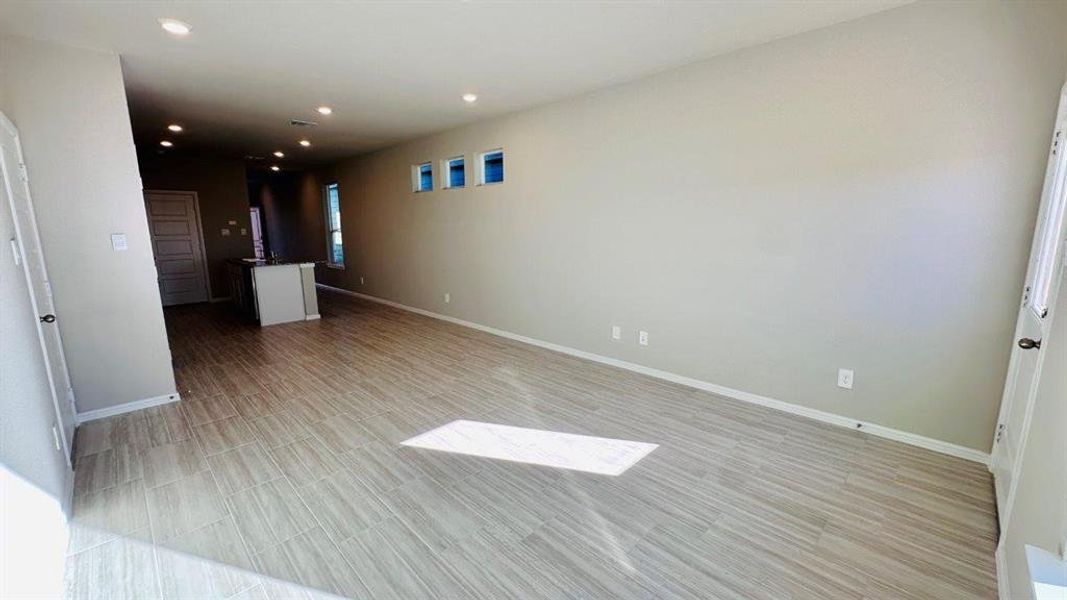 Spacious, unfurnished interior of a new home in Orchard Village, Fort Worth (Image 22).