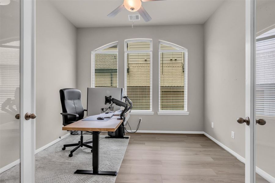 Furnished interior view inside a new home in , Conroe (Image 19).
