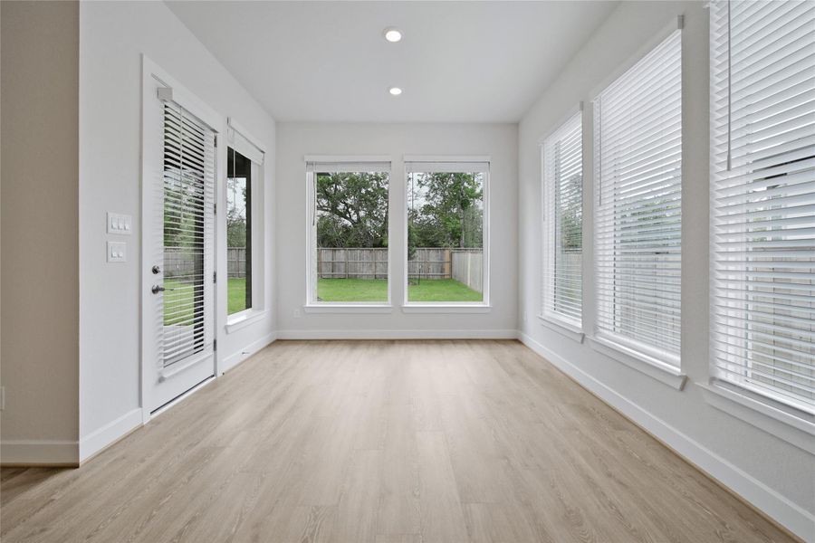 Spacious, unfurnished interior of a new home in , Tomball (Image 27). Spacious, unfurnished interior of a new home in , Tomball (Image 27).